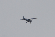 Morten 10 mai 2024 - Cessna over Høyenhall, mest sannsynlig så er det Nedre Romerike flyklubb som er ute med en av sine Cessna 172S Skyhawk