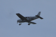 Morten 14 mai 2024 - LN-BGT over Høyenhall, noen ganger skriver jeg gutter og andre ganger skriver jeg mannfolk. Men her kommer tre gutter med sin Piper PA-28-151 Cherokee Warrior fra 1974