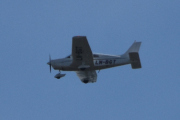 Morten 15 mai 2024 - LN-BGT besøker Høyenhall, det er de tre gutta som kommer med sin Piper PA-28-151 Cherokee Warrior fra 1974
