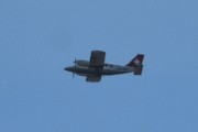 Morten 15 mai 2024 - LN-HEI over Høyenhall, det er en Piper PA-34-200T Seneca II fra 1979 og det nærmeste jeg kommer en eier er Oslo Flight Academy