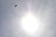 Morten 15 mai 2024 - LN-LFK besøker Høyenhall, det er ikke bare å treffe solen, jeg må høre flyet også. Og her traff vi