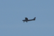 Morten 2. pinsedag 20 mai 2024 - Cessna over Høyenhall, alt for langt unna. Jeg tok et bilde 20 mai 2023 også, sikkert den samme