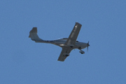 Morten 21 mai 2024 - LN-NEZ over Høyenhall, det er Turfly som er ute med sin Diamond DA-40 TDI Diamond Star fra 2003