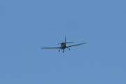 Morten 21 mai 2024 - Småfly over Høyenhall, her kom jeg for sent ut på verandaen og det er tidlig på dagen. Kan være en Piper, men det holder jeg åpent