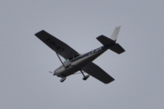 Morten 2 november 2024 - LN-NFA besøker Høyenhall, det er Sameiet LN-NFA som er ute med sin Cessna 182Q Skylane fra 1978