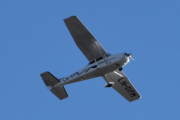 Morten 11 oktober 2024 - LN-DFM besøker Høyenhall, det er Drammen Flyklubb som kommer med sin Cessna 172S Skyhawk SP fra 2006