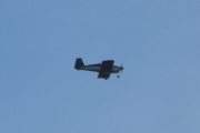 Morten 15 oktober 2024 - LN-ABL over Høyenhall, det er Sverre og Hans som er ute med sin Van´s RV-6A fra 2008. Her er stikkordet nesehjul