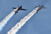 Morten 14 september 2024 - SE-XGA og SE-XHB over Hamar flyplass. Her ser vi to svenske gutter med sin Thorp T-18 Tiger og  Laser Acro ZSB 230 fra 1989. Når dem var ferdige så hadde jeg litt kink i nakken