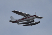 Morten 1 april 2025 - LN-NFW besøker Høyenhall det er Flying Sales som kommer med sin Reims-Cessna F172N fra 1978