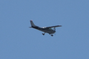 Morten 25 april 2025 - LN-NFA over Høyenhall, jeg tror det er Sameiet LN-NFA som er ute med sin Cessna 182Q Skylane II fra 1978. Jeg så dem 2 påskedag 18 april og 20 april 2022 også, og jeg har 59 bilder av dem