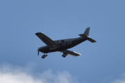Morten 7 april 2025 - LN-KVK besøker Høyenhall, det er Kai Vidar som er ute med sin Piper PA-32-301XTC Saratoga fra 2004. Dette vekker minner, jeg har 60 bilder av han og føler litt på at jeg kjenner han. Men jeg har ikke truffet han