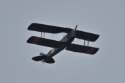 Morten 1 august 2025 - LN-BDM besøker Høyenhall igjen, når jeg skriver Tiger Moth eller nummer 153 eller De Havilland på bildene, så dukker den ikke opp