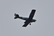 Morten 1 august 2025 - LN-BDM over Høyenhall, her kommer dem en gang til, det er flagget fra Flydagen på Hamar når dem fløy opp ned
