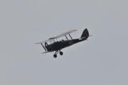 Morten 1 august 2025 - LN-BDM rundt Høyenhall, det er Nedre Romerike Flyklubb Veteranflygruppa som skal ta seg en rundtur med sin DeHavilland DH 82A Tiger Moth nr. 153 fra 1941