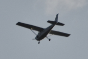 Morten 13 august 2025 - LN-NRO over Høyenhall, så kommer Nedre Romerike Flyklubb med sin Cessna 172S Skyhawk SP fra 2009. Da blir det ikke flere bilder her i kveld