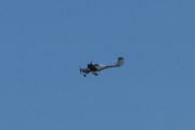 Morten 16 august 2025 - Diamond DA-40NG over Høyenhall, det jeg vet helt sikkert er at det er Oslo Flyveklubb som er ute med sin Sierra eller Mike