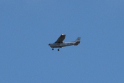 Morten 19 august 2025 - LN-NRO over Høyenhall, det er Nedre Romerike Flyklubb som er ute med sin Cessna 172S Skyhawk SP fra 2009. Jeg har ikke sett dem 19 august før, men 24. august 2019 har jeg et bilde av dem med bilen min