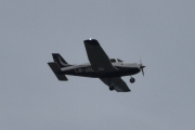 Morten 1 juli 2025 - LN-JAL rundt Høyenhall, dem kommer med sin Piper PA-28-181 Archer III fra 1996