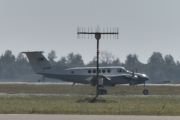 Morten 10 juli 2025 - 30497 tar av fra Gardermoen flyplass, dette er en Beechcraft C-12D Huron og det står United States of America på siden av den