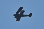 Morten 10 juli 2025 - LN-MAX besøker Høyenhall, det er Nedre Romerike Flyklubb Veteranflygruppa som kommer med sin DeHavilland DH-82A Tiger Moth nr. 127 fra 1941