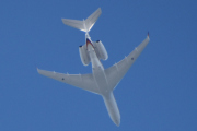 Morten 17 juli 2025 - Små-jet over Høyenhall, jeg har sett den før, men hvor. Hvis jeg gjetter Bombardier BD-700-1A10, til jeg finner den... Er det godkjent?