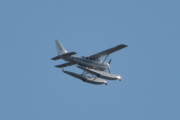 Morten 20 juli 2025 - LN-XXA over Høyenhall, nå er vi på Fornebu eller rettere sakt et medlem av Kilen Sjøflyklubb. Det er en Cessna T206H Turbo Stationair fra 2001