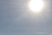 Morten 25 juli 2025 - LN-NRF over Høyenhall, klokken er 18.11 og det er Nedre Romerike Flyklubb vi får sammen med kveldsolen