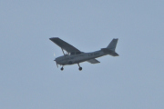 Morten 25 juli 2025 - LN-NRF over Høyenhall, dem er ute med sin Cessna 172S Skyhawk SP fra 2006