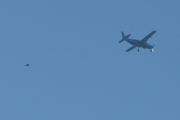 Morten 25 juli 2025 - OY-ZCA over Høyenhall, klokken er 09.22 og det er Hexagon eller COWI Aerial Survey som er ute med sin Cessna 208B Grand Caravan EX fra 2014. Nå må dem passe seg for fuglen