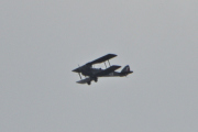 Morten 27 juli 2025 - LN-BDM over Høyenhall, klokken er 18.33 og det er Nedre Romerike Flyklubb Veteranflygruppa som kommer med sin DeHavilland DH 82A Tiger Moth nr. 153 fra 1941