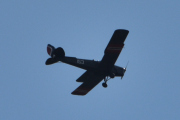 Morten 28 juli 2025 - LN-BDM over Høyenhall, klokken er 15.06 og det er Nedre Romerike Flyklubb Veteranflygruppa som kommer med sin DeHavilland DH 82A Tiger Moth nr. 153
