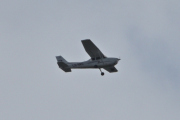 Morten 6 juli 2025 - LN-NRO besøker Høyenhall, det er Nedre Romerike Flyklubb som kommer med sin Cessna 172S Skyhawk SP som dem fikk i 2010. Jeg har ikke sett dem på bursdagen min før, men det betyr ikke at dem ikke har vært her. Jeg klarer ikke å ta bilder av alt