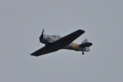 Morten 7 juli 2025 - LN-TEX besøker Høyenhall, det er Norwegian Spitfire Foundation som kommer med sin North American T-6G Harvard fra 1944