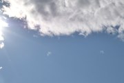Morten 8 juli 2025 - LN-NRC besøker Høyenhall, det er Nedre Romerike Flyklubb vi får sammen med solen, jeg syns denne er innafor