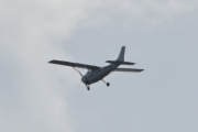 Morten 14 juni 2025 - LN-NRF over Høyenhall, det er Nedre Romerike Flyklubb som er ute med sin Cessna 172S Skyhawk SP fra 2006. Jeg kom litt for sent ut her