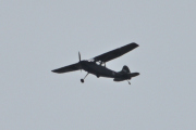 Morten 20 juni 2025 - LN-WNO besøker Høyenhall, det er Nedre Romerike Flyklubb Veteranflygruppa som kommer med sin Cessna 305C L-19E O-1E Bird Dog fra 1957