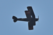Morten 21 juni 2025 - LN-BDM besøker Høyenhall, det er Nedre Romerike Flyklubb Veteranflygruppa som kommer med sin DeHavilland DH 82A Tiger Moth nr. 153 fra 1941