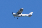 Morten 30 juni 2025 - LN-AGM over Høyenhall, det er Gardermoen Flyklubb som er ute med sin Cessna 172S Skyhawk SP fra 2004