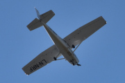 Morten 18 mai 2025 - LN-NRF besøker Høyenhall, det er Nedre Romerike Flyklubb som kommer med sin Cessna 172S Skyhawk SP fra 2006