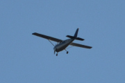 Morten 19 mai 2025 - LN-NPK over Høyenhall, her kom jeg for sent ut. Det er Anne og Lars som er ute med sin Cessna 172B Skyhawk fra 1961. Jeg har bilder av Cessna helt tilbake til 2017, jeg lurer på om noen av dem er dere