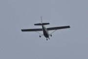 Morten 20 mai 2025 - Cessna over Høyenhall, jeg har søkt på kryss og tvers, denne har jeg ikke. Hvis jeg skriver at den begynner på LN-RF og kommer fra Røros Flyklubb, er jeg på bærtur da?