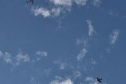 Morten 20 mai 2025 - LN-ACS besøker Høyenhall, det er Kai Vidar som er på besøk og her ser vi han sammen med Brussels Airlines sin Airbus A319-111 fra mai 2004