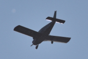 Morten 20 mai 2025 - LN-ACS besøker Høyenhall, han er ute med sin Piper PA-28-140 Cherokee B fra 1969. Første gangen jeg så han var 11 oktober 2022, men jeg blir ikke overasket om jeg har eldre bilder