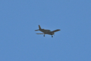 Morten 20 mai 2025 - Piper PA-28-181 over Høyenhall, nå prøver jeg og imponere. Du har LN-IFI og LN-JAL og LN-NAH og LN-NAQ og LN-TFQ og LN-TFU og LN-TFV og OY-PHM og SE-MLY og SE-MLZ som har denne typen her. Men så var det fargen da...