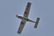 Morten 29 mai 2025 - LN-NAE besøker Høyenhall, det er Sameiet LN-NAE som overasker meg med sin Cessna 177RG Cardinal RG II fra 1976