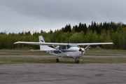 Morten 3 mai 2025 - LN-TEK på Hamar flyplass, nå vet ikke jeg om Robert og jeg er like gamle, men flyet hans og bilen min er like gamle. Dette er en Cessna U206F Super Skywagon fra 1975 og bilen min er en Renault 6 TL fra 1975. Jeg har 10 bilder av denne, men ikke uten flottører. Jeg husker 25 juli 2020, nå må jeg inn og korrigere litt