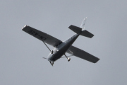 Morten 30 mai 2025 - LN-AZE over Høyenhall, det er OSM Aviation Academy som er ute med sin Cessna 172S Skyhawk SP fra 2019