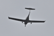 Morten 30 mai 2025 - OE-KDS over Høyenhall, det er en Diamond DA-40 Diamond Star fra 2000