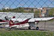 Morten 4 mai 2025 - LN-AEH på Kjeller flyplass, vi har et gjerde imellom oss, men dette er Stein sin Piper PA-18-150 Super Cub fra 1966. Den har jeg kun sett en gang i luften, det var 17 april 2023