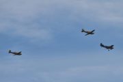 Morten 8 mai 2025 - LN-BIF og LN-LFK og LN-BII over Høyenhall, jeg burde ha zoomet meg inn, men jeg hører andre fly som kommer også